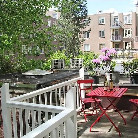 Bed & Breakfast Private Suite's Close Haarlemmerplein *
