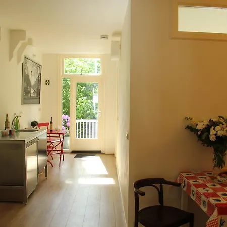 Private Suite's Close Haarlemmerplein * Амстердам