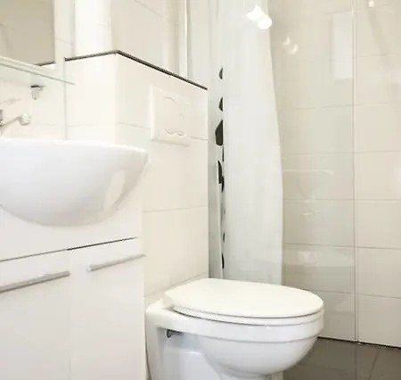 Private Suite's Close Haarlemmerplein * Амстердам