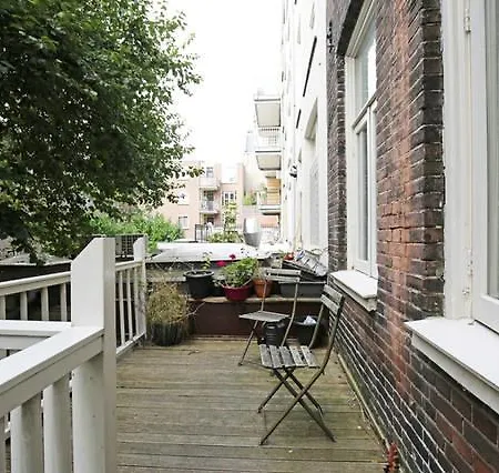 Bed & Breakfast Private Suite's Close Haarlemmerplein *