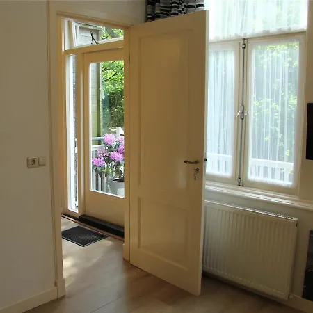 Bed & Breakfast Private Suite's Close Haarlemmerplein *